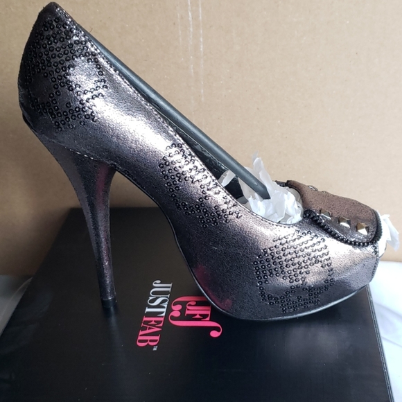 High Heel Shoes - Picture 5 of 8